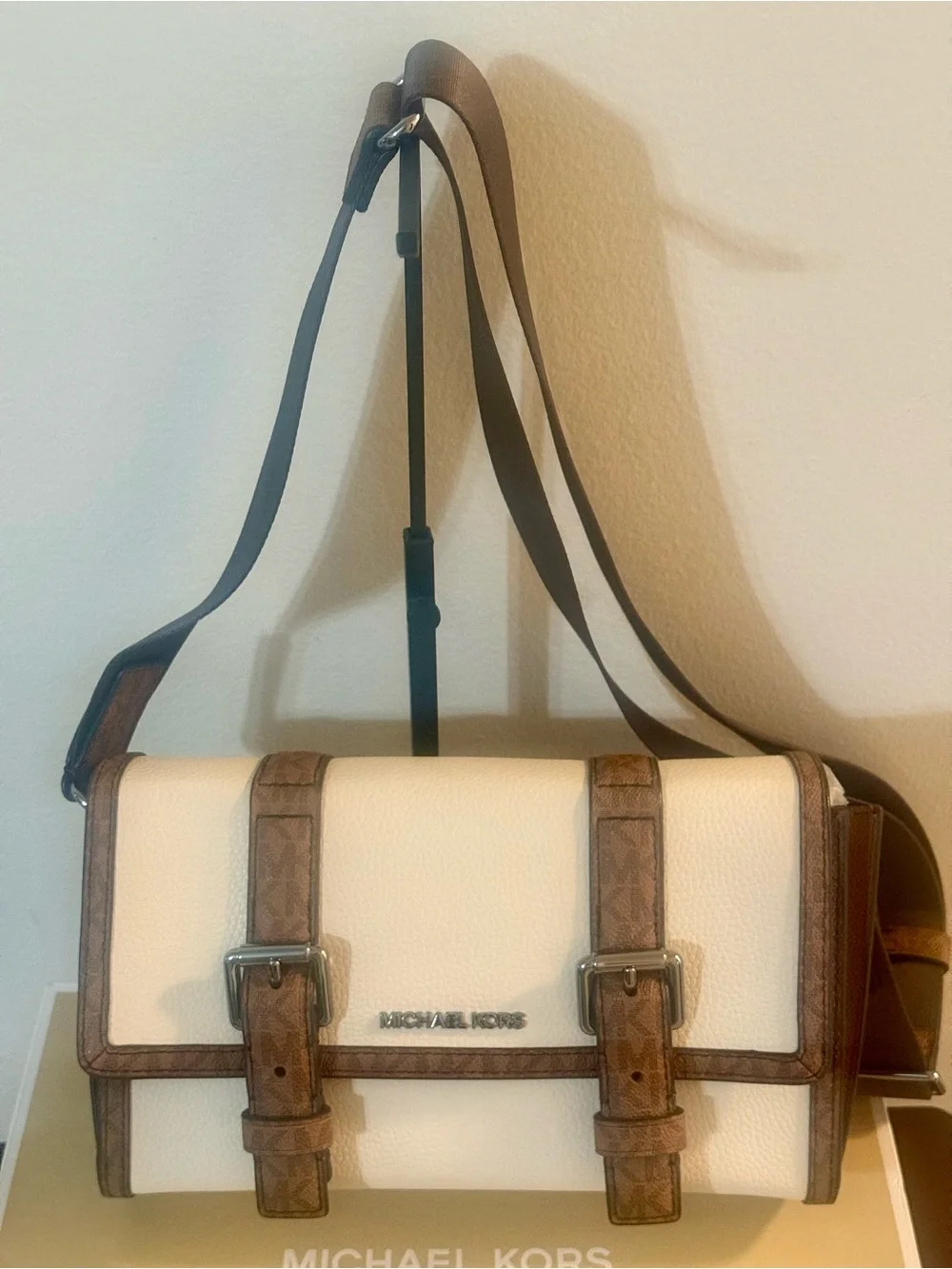 Michael Kors Jet Set Messenger Bag – Unisex Cream/Brown Leather
